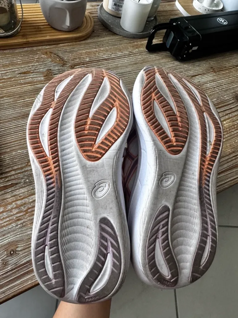 Używany Asics Nimbus 27 bike — zdjęcie 3 z 9