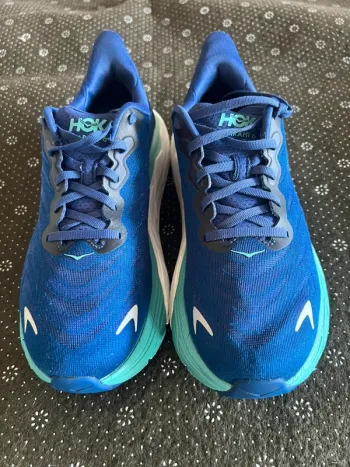Tweedehands Hoka Arahi 6 bike — afbeelding 3 van 4