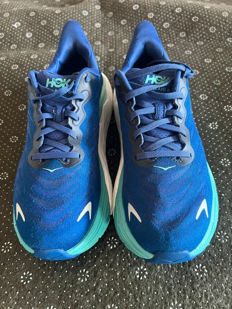 Tweedehands Hoka Arahi 6 bike — afbeelding 3 van 4