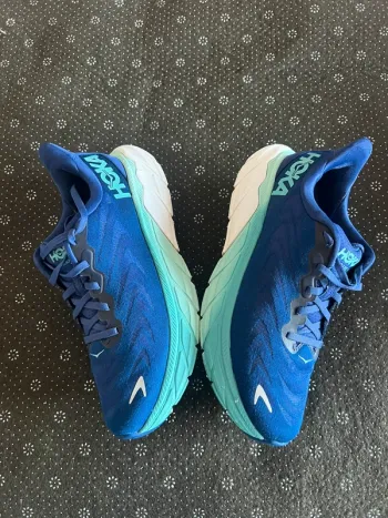 Tweedehands Hoka Arahi 6 bike — afbeelding 2 van 4
