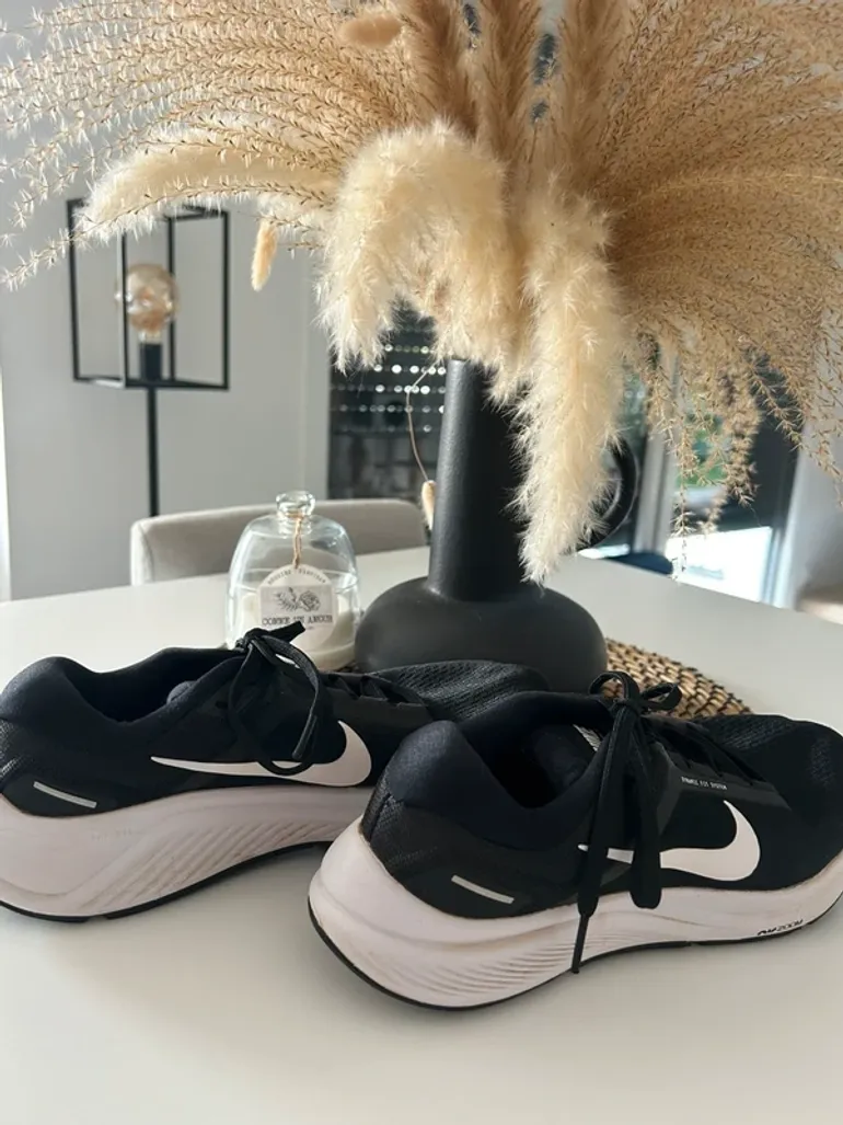 Nike Air Zoom Structure 24 bike usato — immagine 3 di 7