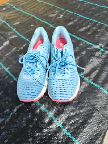 Käytetty White Dyna Flyte 3 Running Shoes