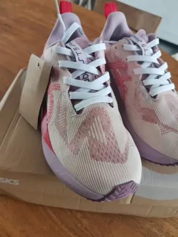 Käytetty Asics Novablast 5 bike — kuva 4 / 7