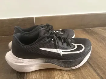 Used Nike Zoom Fly 5 Running Shoes
