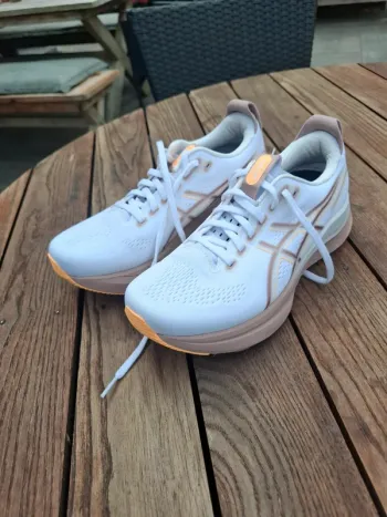Tweedehands Orange Gel-Kayano 32 2026 bike — afbeelding 4 van 12