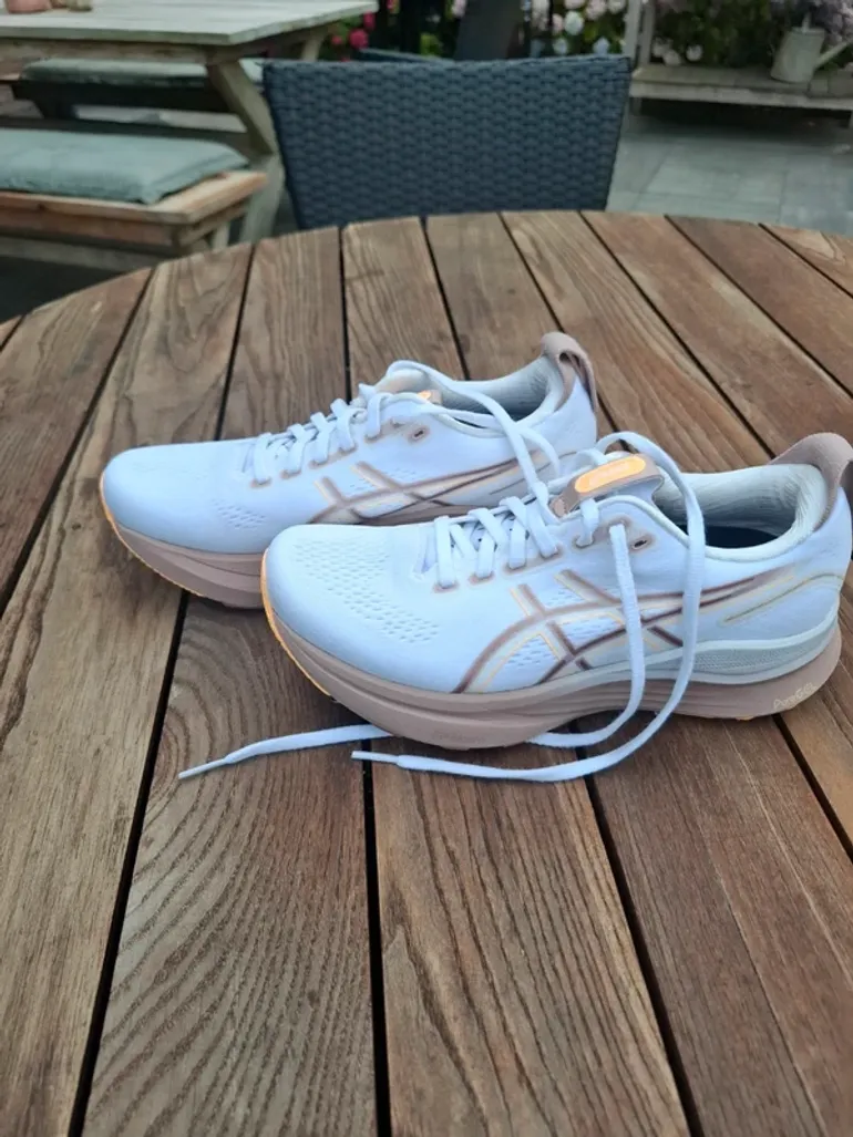 Tweedehands Orange Gel-Kayano 32 2026 bike — afbeelding 10 van 12