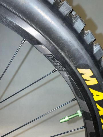Used E*Thirteen LG1+ Front Wheel bike — image 5 of 8
