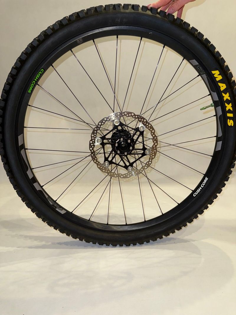 Used E*Thirteen LG1+ Front Wheel Wheels