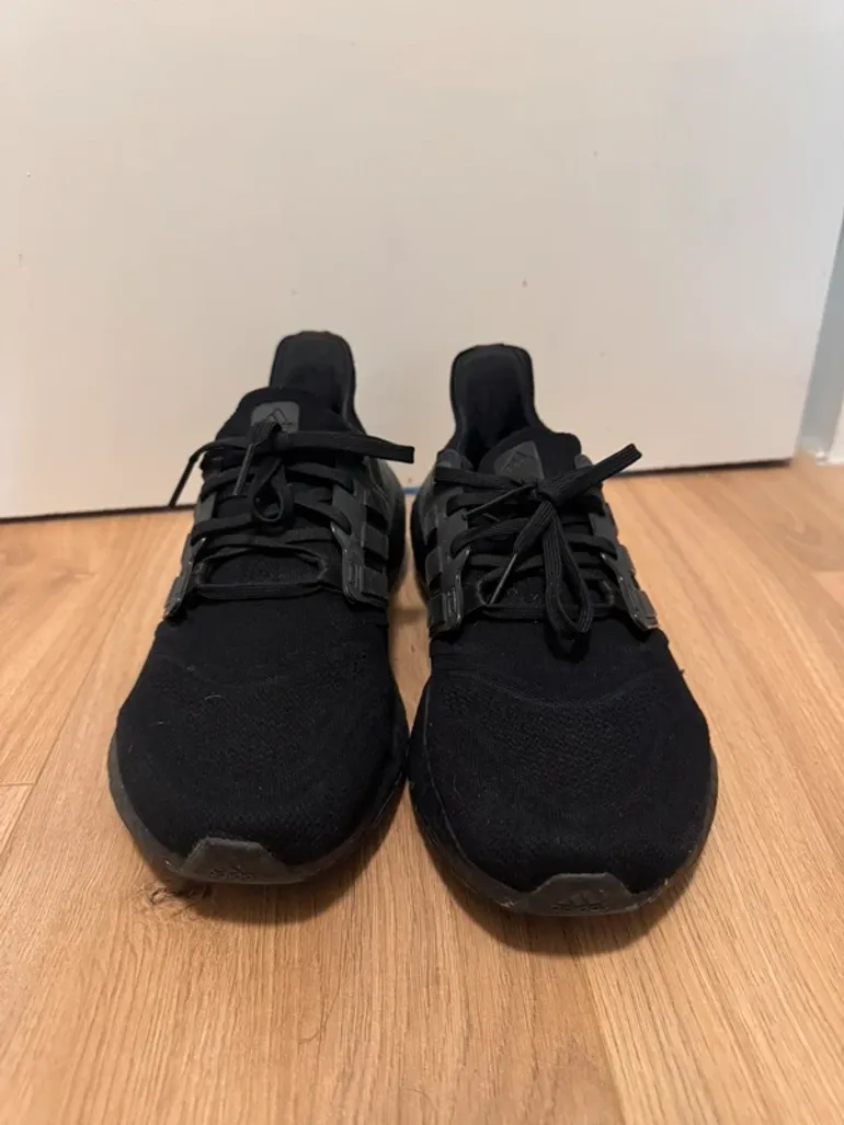 Used Adidas Ultra Boost bike — image 2 of 2