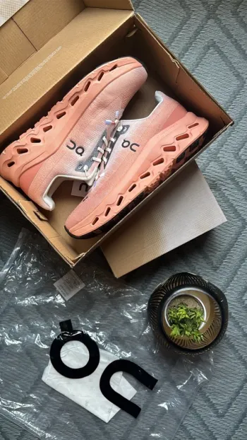 Used Rose On Cloud Running Shoes