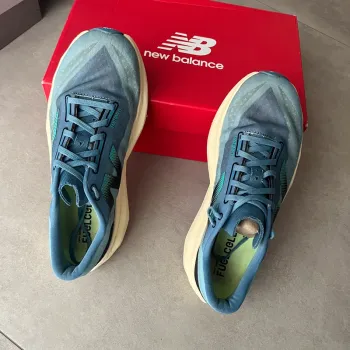 Gebrauchtes New Balance FuelCell Rebel v4 bike — Bild 3 von 9