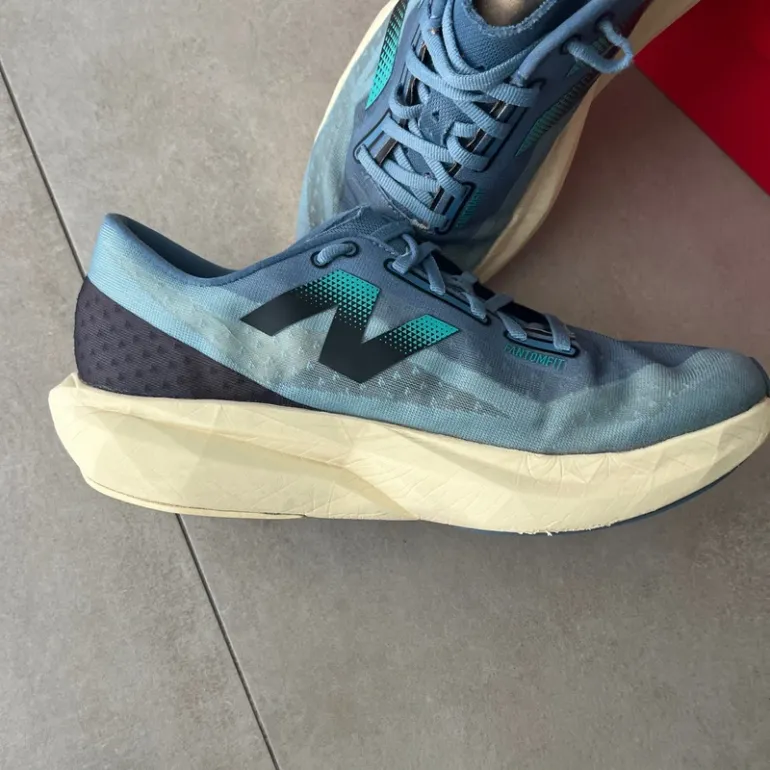 Gebrauchtes New Balance FuelCell Rebel v4 bike — Bild 7 von 9