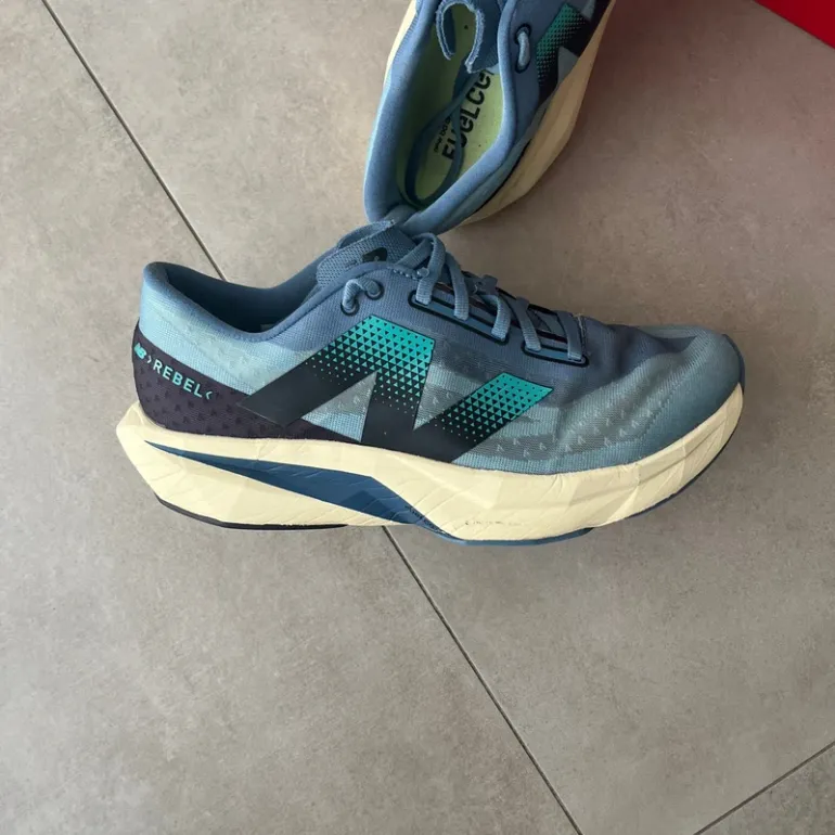 Gebrauchtes New Balance FuelCell Rebel v4 bike — Bild 5 von 9