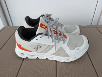 Käytetty Ideal On Cloudrunner Running Shoes
