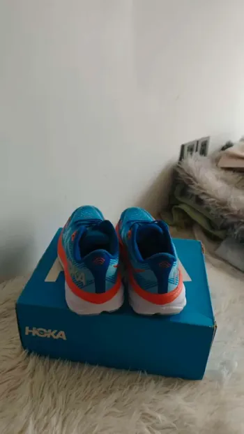 Tweedehands Hoka Shoes size 42 bike — afbeelding 3 van 6