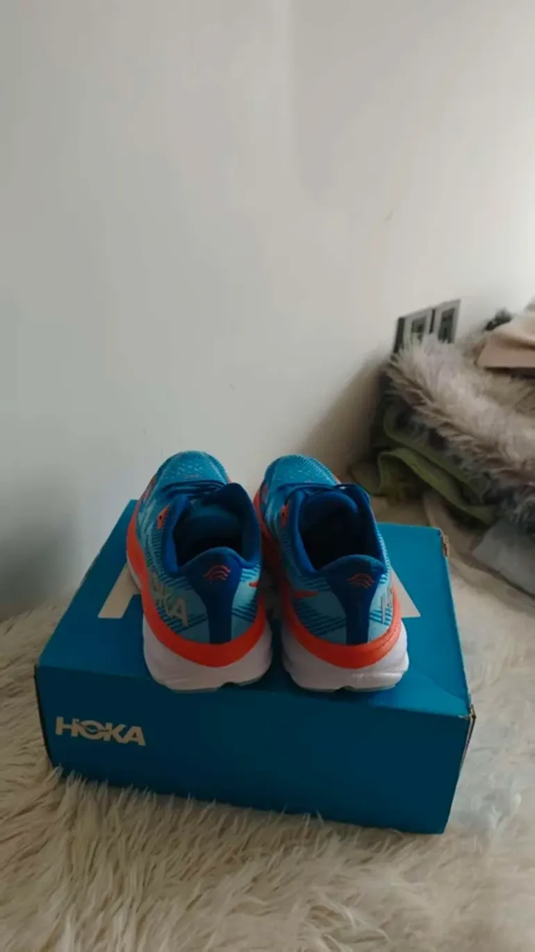 Tweedehands Hoka Shoes size 42 bike — afbeelding 3 van 6