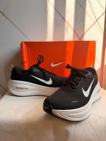 Used Nike Vomero Plus Running Shoes