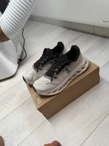 On Running Cloud Running Shoes d'occasion