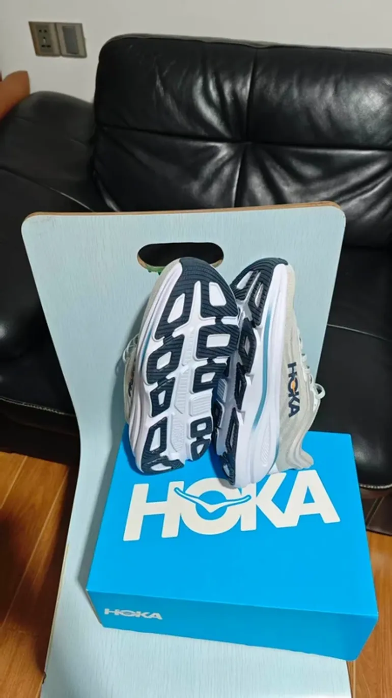 Tweedehands Hoka Zapatillas talla 43 bike — afbeelding 6 van 7