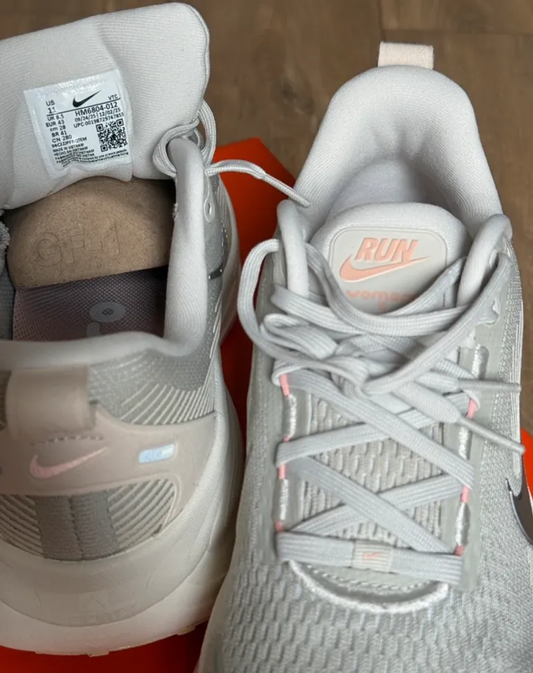 Tweedehands Nike Vomero 18 bike — afbeelding 3 van 9