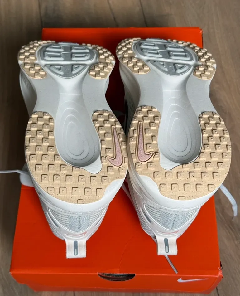 Tweedehands Nike Vomero 18 bike — afbeelding 8 van 9