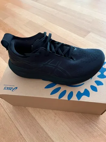 Käytetty Asics GEL-NIMBUS 25 Running Shoes