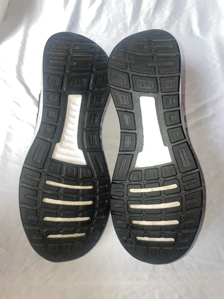 Used Adidas sneakers bike — image 7 of 7