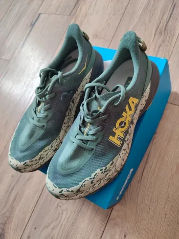 Used Asics Speedgoat 6 Running Shoes