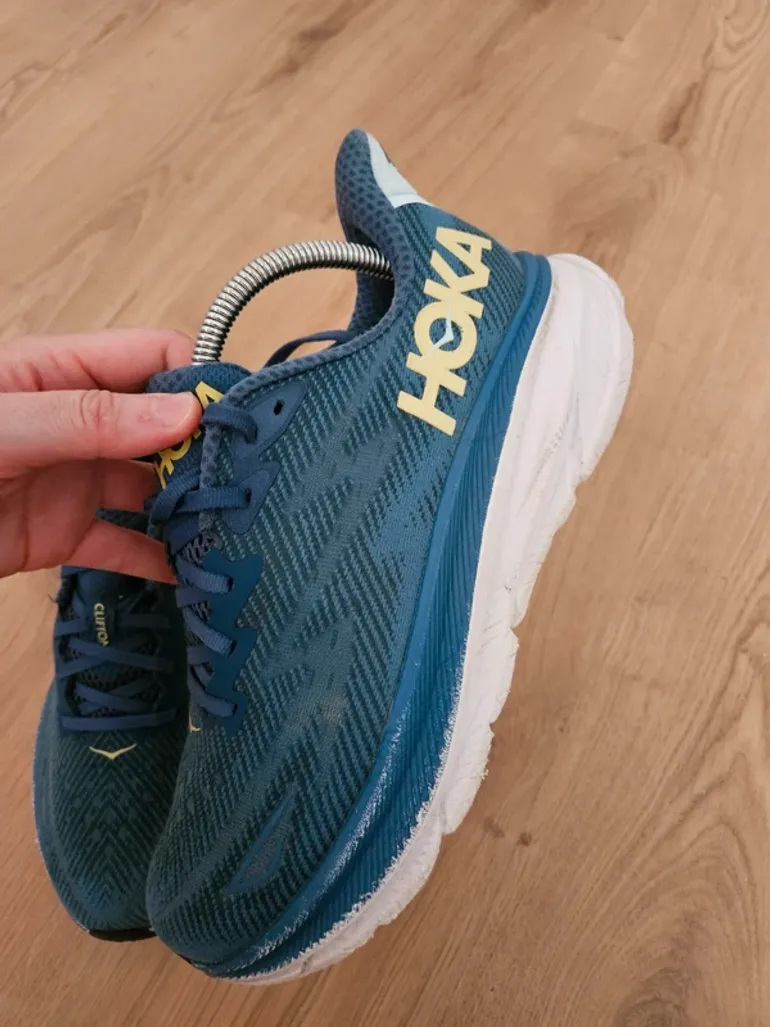 Used Hoka Clifton 9 bike — image 4 of 9