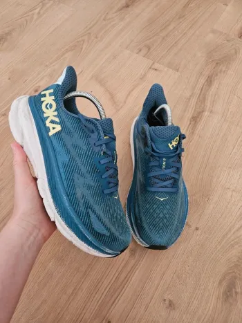 Used Hoka Clifton 9 Running Shoes