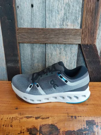 Käytetty On Running ON Laufschuhe 42, 5 Running Shoes