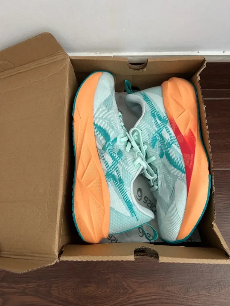 Gebrauchtes Asics Novablast 5 bike — Bild 6 von 8