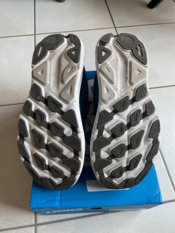 Used Hoka Clifton 9 bike — image 4 of 6