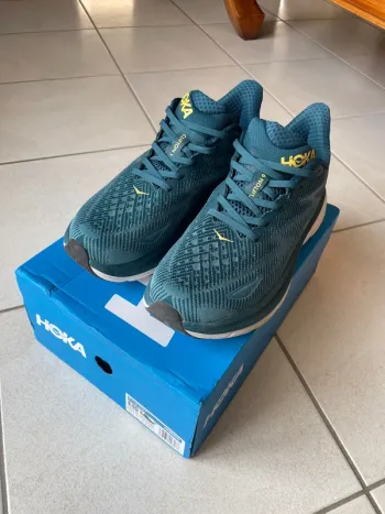 Used Hoka Clifton 9 Running Shoes