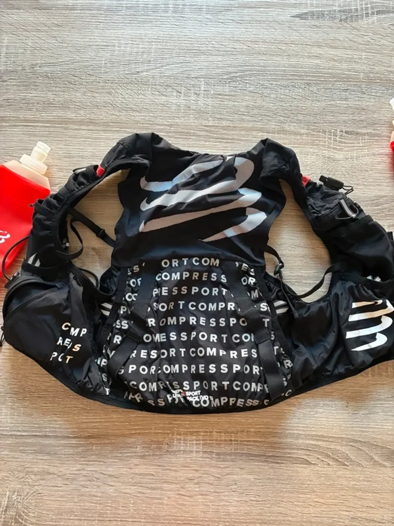 Used Compressport Ultrun evo 10 bike — image 3 of 8