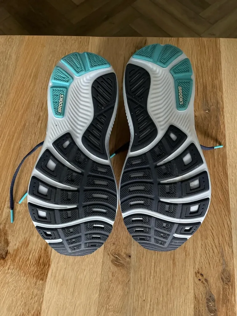 Used Brooks Ghost 17 bike — image 2 of 3