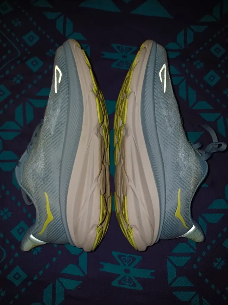 Hoka Clifton bike d'occasion — image 4 sur 7