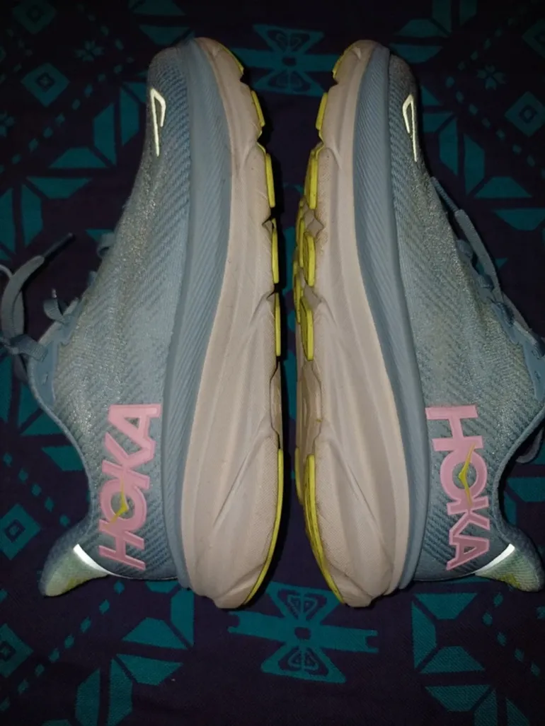 Hoka Clifton bike d'occasion — image 2 sur 7