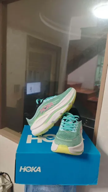 Hoka Chaussure taille 37 bike d'occasion — image 2 sur 6
