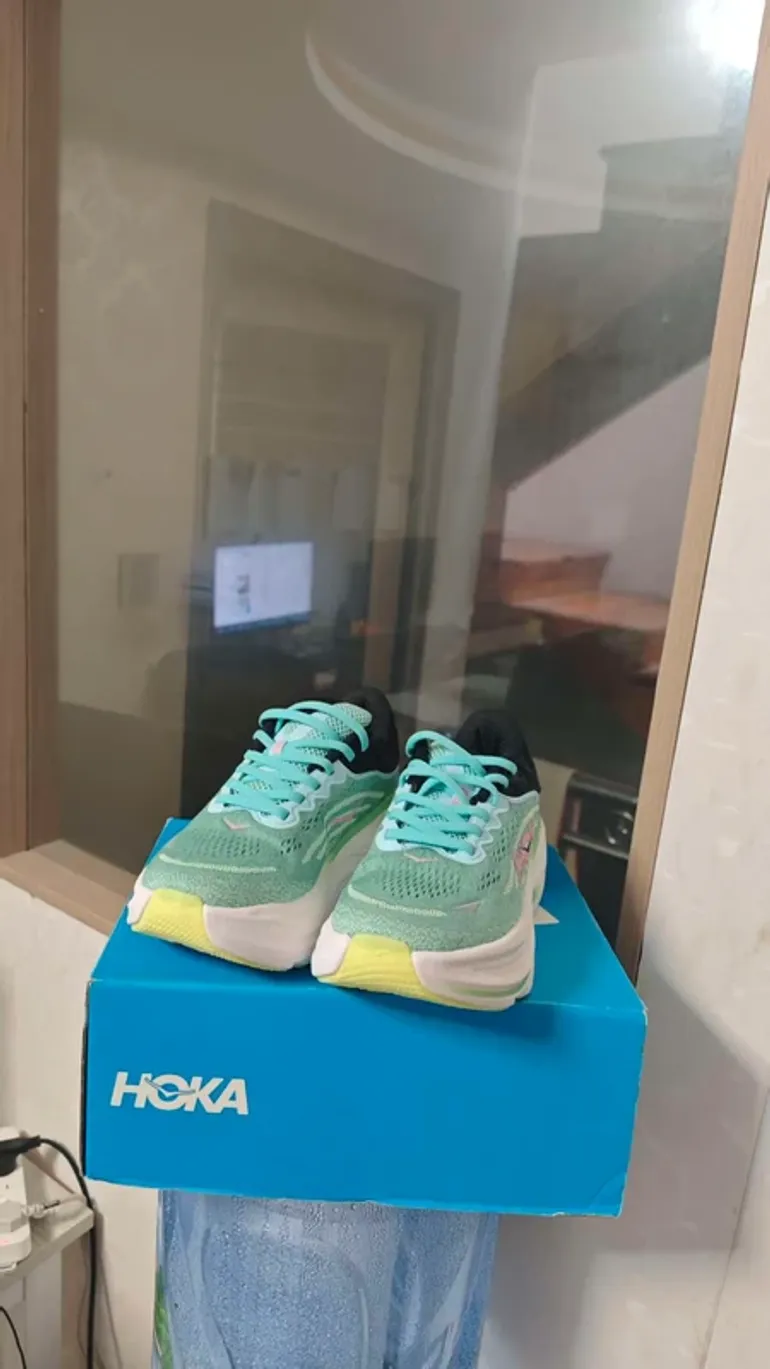 Hoka Chaussure taille 37 bike d'occasion — image 3 sur 6