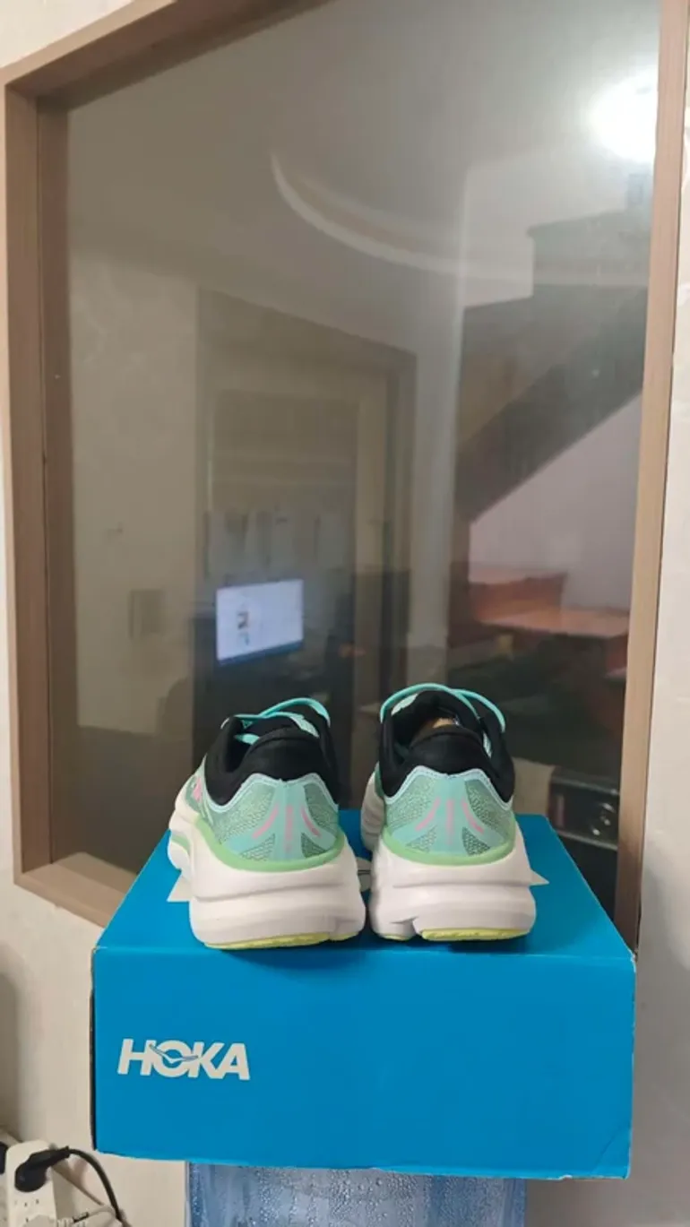 Hoka Chaussure taille 37 bike d'occasion — image 4 sur 6