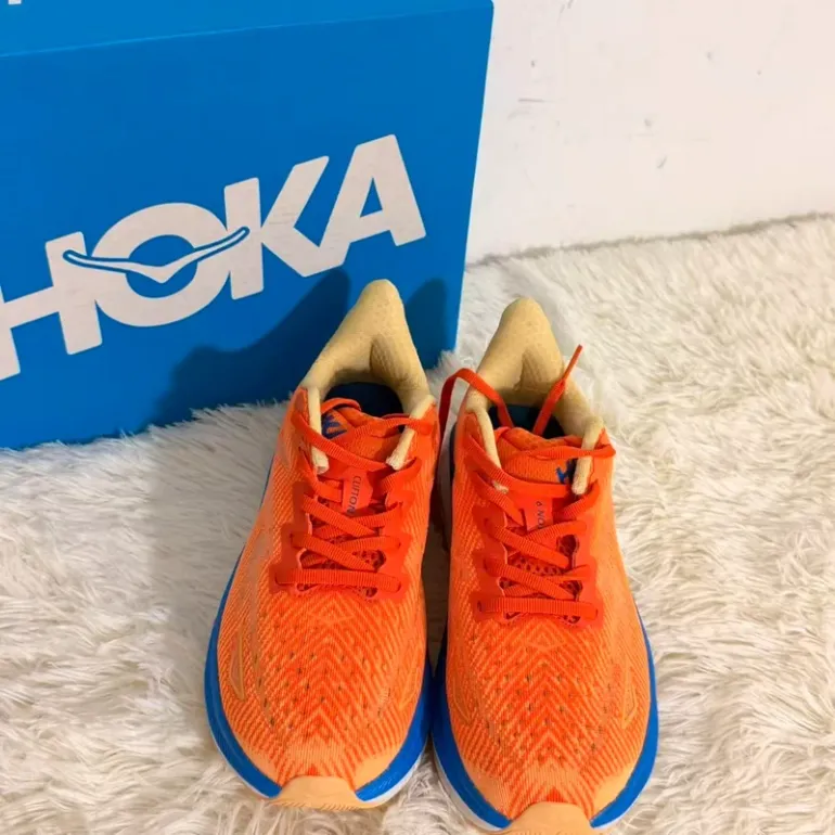Used Hoka Shoes size 39 bike — image 3 of 6