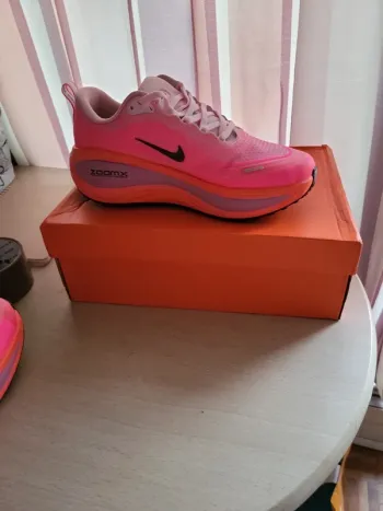 Used Nike Vomero Plus Running Shoes