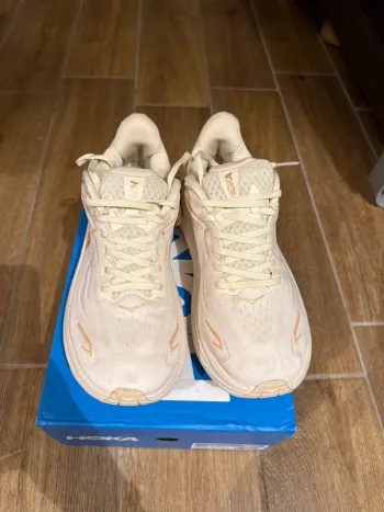 Used Hoka Scarpe bike — image 2 of 5