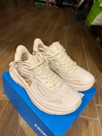 Used Hoka Scarpe Running Shoes