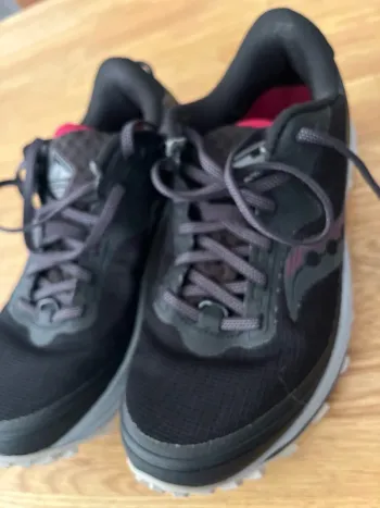 Used Saucony Trail Running Shoes bike — image 5 of 6