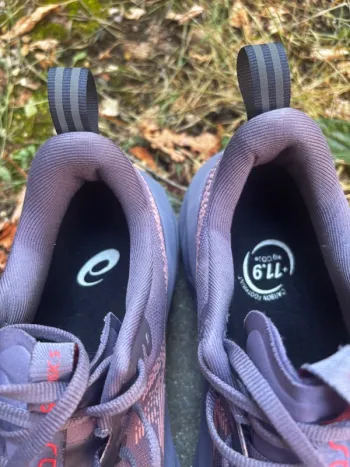 Käytetty Asics Novablast 5 bike — kuva 6 / 7