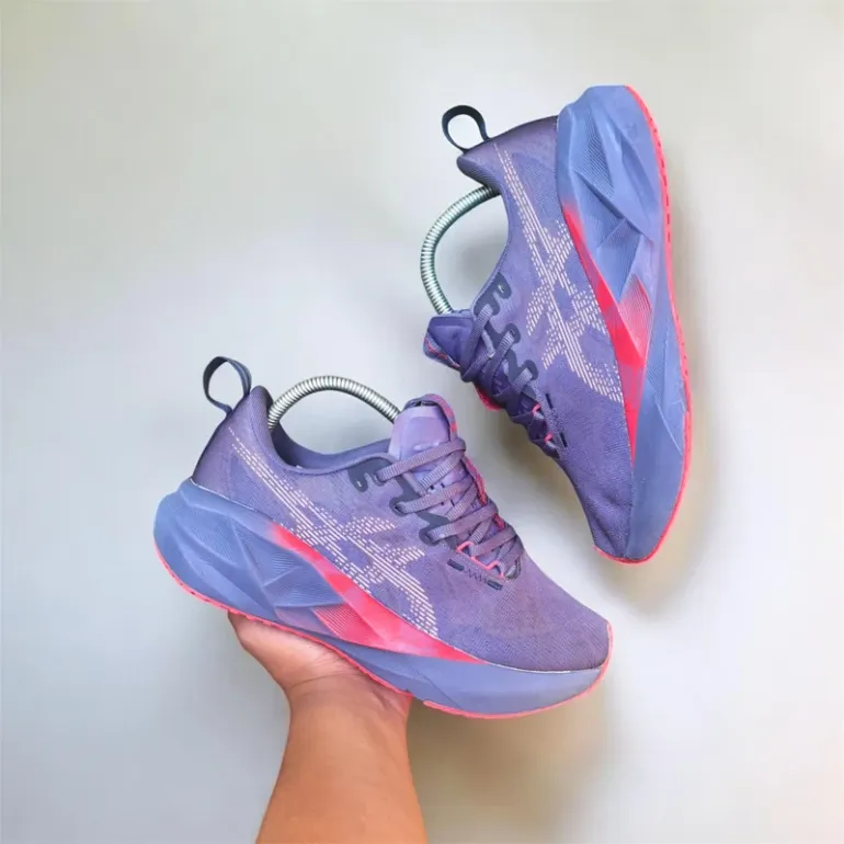 Käytetty Asics Novablast 5 bike — kuva 2 / 7