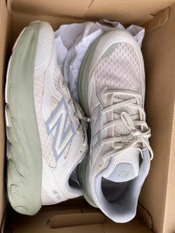 Gebrauchtes New Balance Laufschuh EU 42 bike — Bild 3 von 6