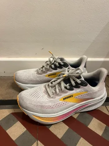 Used Brooks Ghost 17 Running Shoes